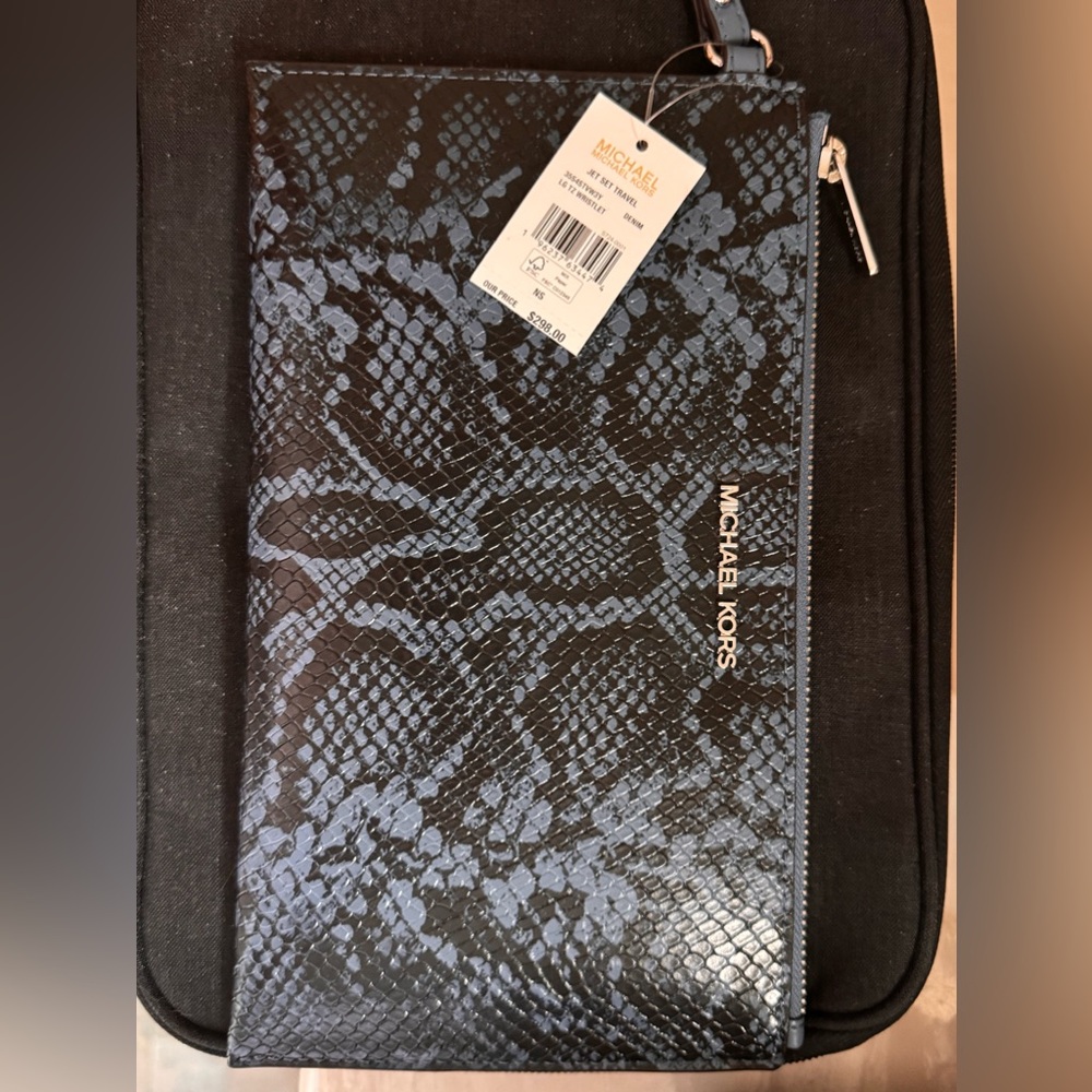 Michael Kors wristlet